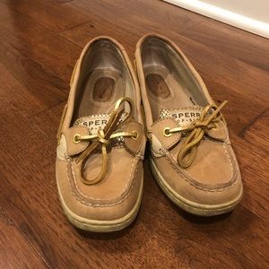 Sperry Angelfish Gold Boat Shoe in size 6M
